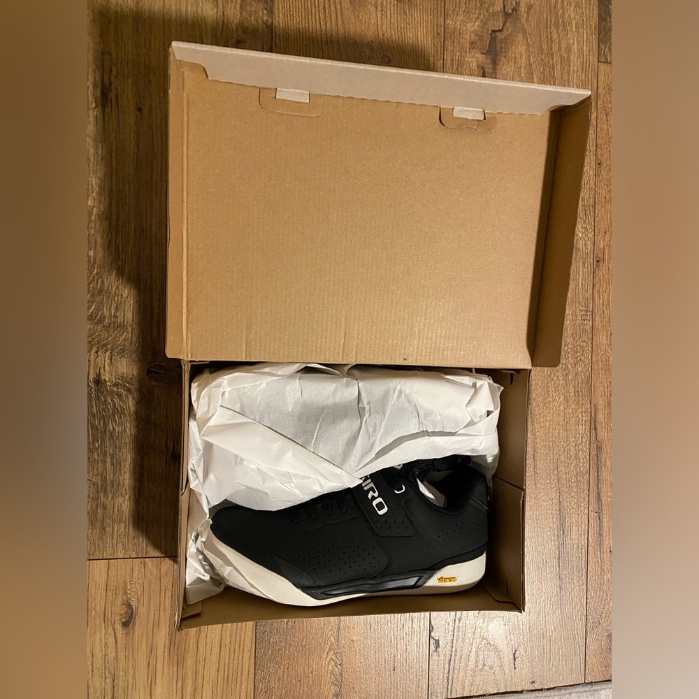 NIB Home Giro Chamber II Downhill Bicycle Shoes Size 42/ US9 - Picture 2 of 8